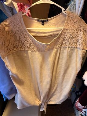 Cable & Gauge Cream Lace Yoke Tie-Front Blouse